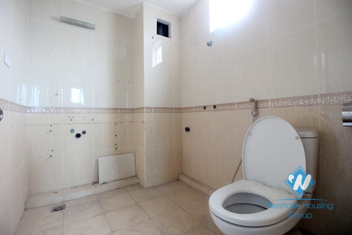 6th floor house for lease in Doi Can, Ba Dinh district.